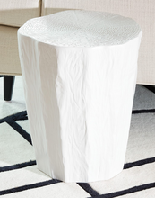 Load image into Gallery viewer, Trunk Stool