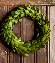 Load image into Gallery viewer, Boxwood Wreath